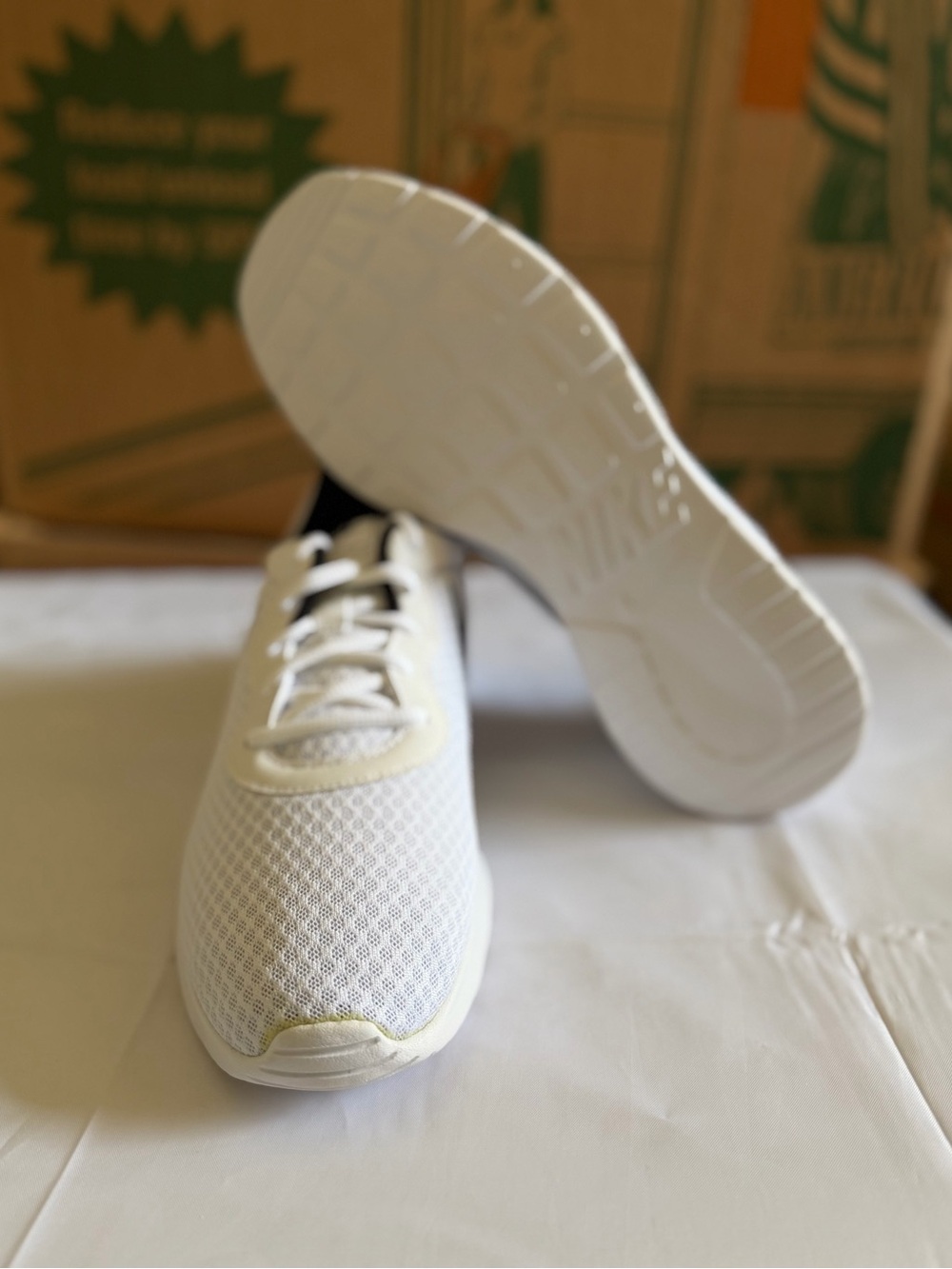 Nike men’s Tanjun new in original box - Picture 6 of 6